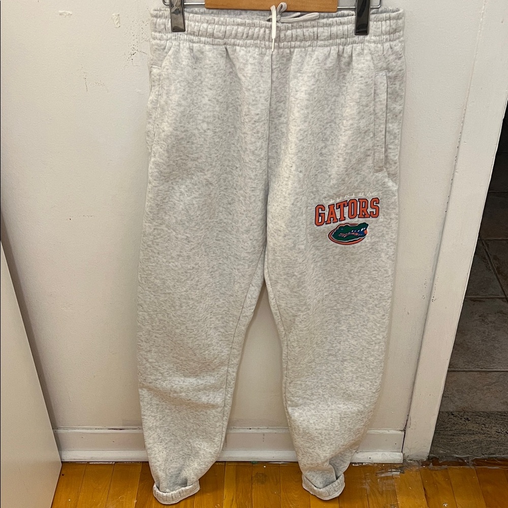 NCAA  Florida Gators Gray Sweatpants never worn 🤍